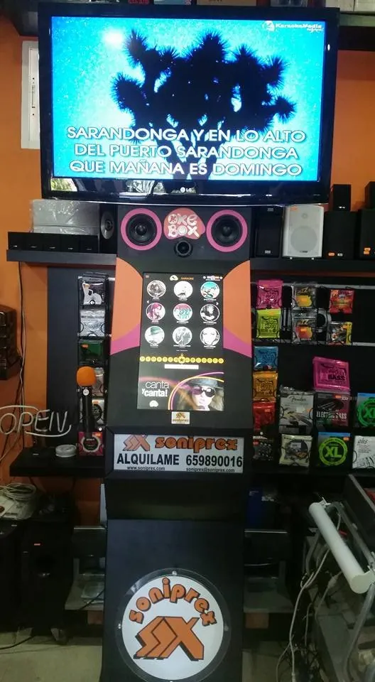 Equipo de karaoke Soniprex con pantalla y altavoces